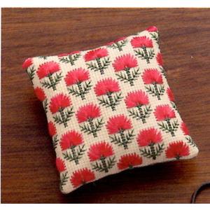 ルシアン コスモ LECIEN 刺しゅうキット 四角いピンクッション 赤いアザミの花 2311