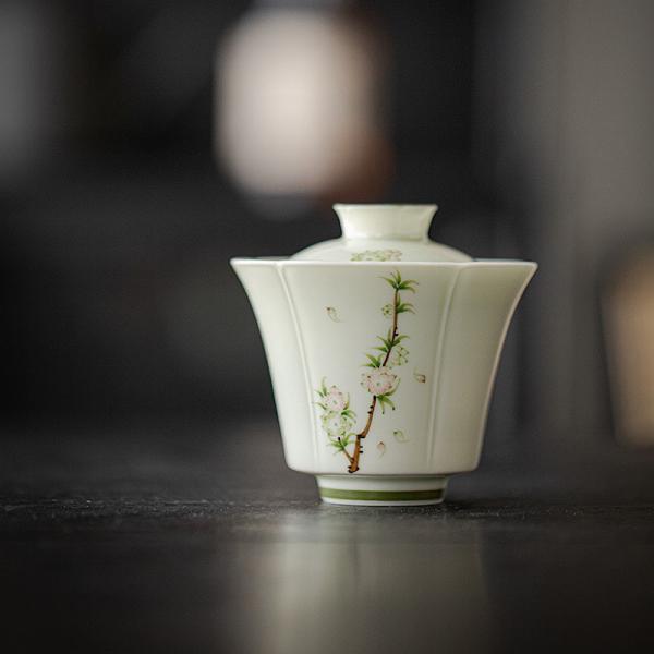 【新作】「手描き茶器」中国高級茶器  花柄 蓋碗1点 茶杯2点 茶海1点  4点入りセット