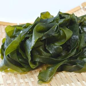 ケンコウかいそうjpの【生わかめ 九州天草産】しっかりした歯ごたえと風味が特徴の塩蔵生わかめです！