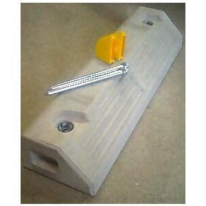 パーキングブロック NSP-100Bアスファルトピン付 (車止め・縁石・タイヤ止め・車輪止め)サンヨ...