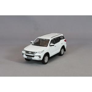 BM CREATIONS 1/64 トヨタ フォーチュナー 2018 ホワイト 左ハンドル