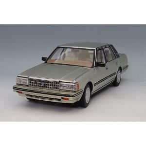XiaoGuang MODEL 1/18 トヨタ クラウン MS122 ゴールド