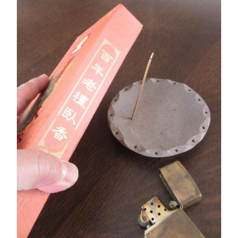百年老檀臥香 希少な樹齢100年以上の白檀で作った白檀線香 最高級白檀線香 上品な清涼感で残り香も秀...