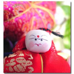 中国童の針山　８人子供　可愛い子供達が囲む針山です。手作り針山　可愛い針山　中国の針山