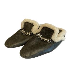 未使用 Christian Louboutin クリスチャンルブタン チェーン装飾 ムートン サンダル サイズ40.5 約25.5cm ブラック メンズ 古着 中古