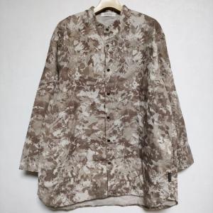 NEST ROBE CONFECT 02221-0009 カモフラ カフスレスバンドカラー UpcycleLino シャツ ベージュ ネストローブコンフェクト 4-0303M 233483｜kiitti