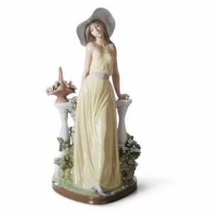 リヤドロ Lladro Time for Reflection Woman Figurine 010...