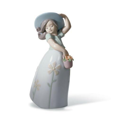 リヤドロ Lladro Little Daisy Girl Figurine 8041