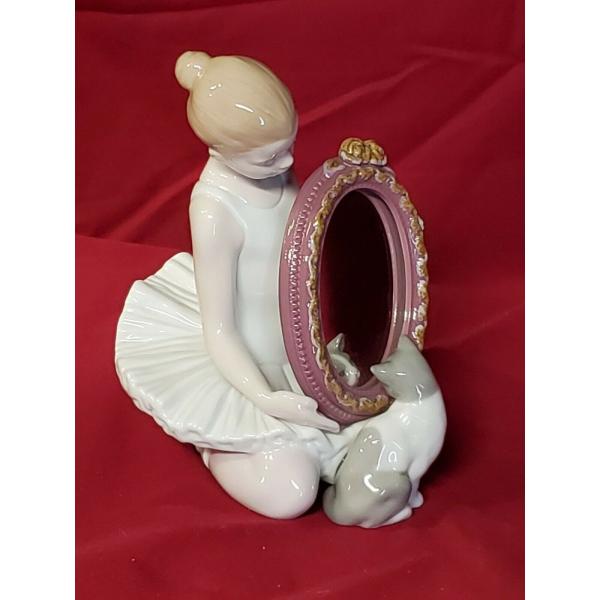 リヤドロ Lladro A Purr-fect Reflection figurine - 0100...