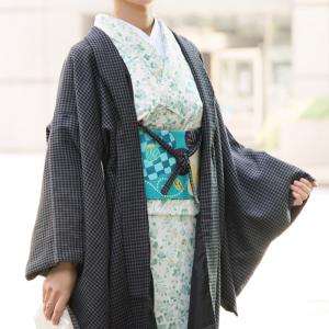 羽織 リサイクル 正絹 袷 黒地 うさぎ 雪輪 地紋 格子 カジュアル 中古 仕立て上がり 身丈89 裄丈64 Ｓサイズ ハオリモノ みやがわ sb16599 羽織 リサイクル 正絹 袷 黒地 うさぎ 雪輪 地紋 格子 カジュアル 中古