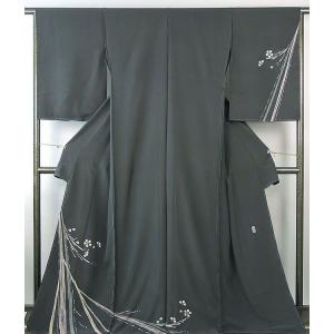 ［3931］色無地 美品 さが美扱い 一つ紋 剣片喰 正絹 着物 袷 3931 色無地 さが美扱い 一つ紋 剣片喰 正絹 着物 袷目立った傷や汚れ