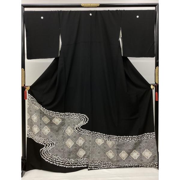 着物 留袖 刺繍黒留袖 良好 中古 草花柄 黒 正絹 裄70.5cm レディース 女性 和服 30代...