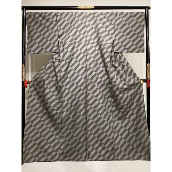 紬 つむぎ 身丈大きめ 良品 中古 縞 グレー系 正絹 裄69cm レディース 女性 和服 和装 2...
