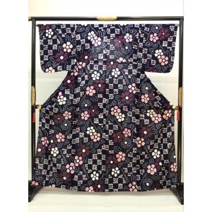 着物 浴衣 絞りゆかた 夏 未使用 中古 蝶柄 紫色 綿 裄cm レディース