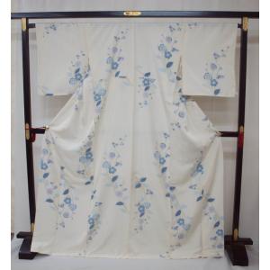 大島紬 着物 藍泥染 花柄 花札 四角模様 NK-1216 本場大島紬】 製織：窪田織物 7マルキカタス式・有色絣 ～花優羅