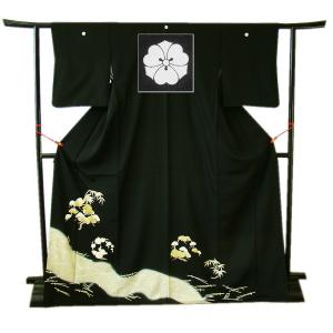 黒留袖 アンティーク 昔着物 正絹 黒 多色 金 扇 鼓 花々 宝文様 刺繍 