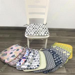 2枚/4枚/6枚 椅子クッション 紐付き 座布団 シートクッション おしゃれ 椅子用 座布団 低反発 ダイニングチェア用クッション 体圧分散 四季通用 滑り止め