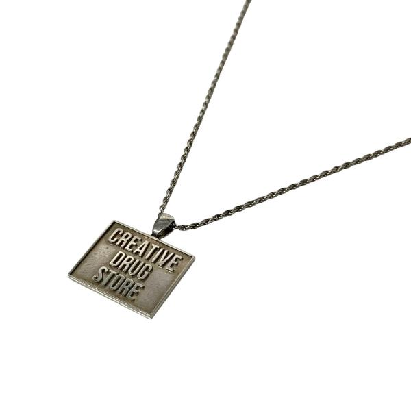 クリエイティヴドラッグストア CREATIVE DRUG STORE ロゴプレートネックレス シルバ...