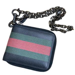 グッチ GUCCI ウェビングラインチェーン付き2つ折り財布 ブラック｜kindal