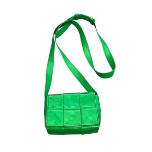 BOTTEGA VENETA ミニカセット ショルダーバッグ S0227082V グリーン (栄サウスピークス店)