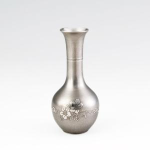 受注生産 薩摩焼 十五代沈壽官作(ちんじゅかん)白薩摩九寸花瓶 本金秋