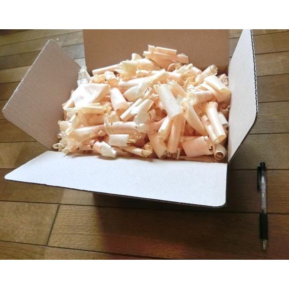 岐阜県 東濃ひのきのかんなくず １箱分  簡単に本格ひのき風呂 お部屋の芳香剤などなど 金魚アート ...