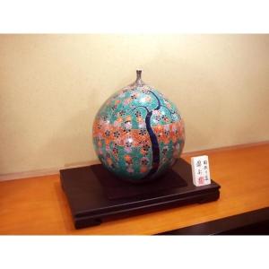 有田焼 金彩青海波梅絵花瓶|陶芸作家 藤井錦彩 作の詳細画像3