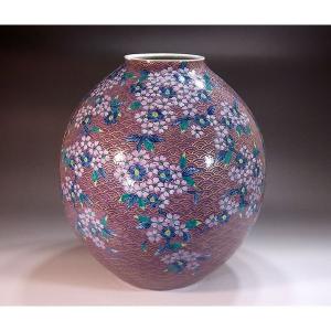 有田焼 金彩青海波桜絵花瓶|陶芸作家 藤井錦彩 作の商品画像