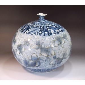 有田焼 古染付金彩金魚絵花瓶|陶芸作家 藤井錦彩 作の詳細画像1