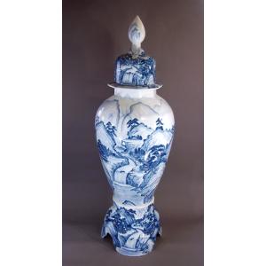 染付山水画飾り壺｜有田焼 陶芸作家 藤井錦彩作 : 有田焼 藤井錦彩窯
