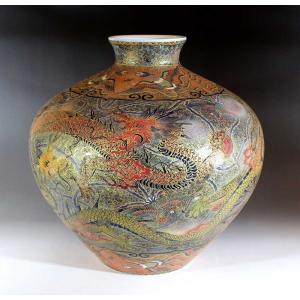 古染付蛸唐草割鹿景図花瓶｜有田焼 陶芸作家 藤井錦彩作 : 有田焼 藤井