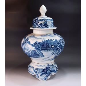 有田焼 金襴手景図飾り沈香壺｜陶芸作家 藤井錦彩 作 : 有田焼 藤井錦