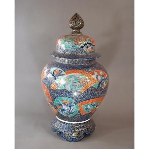 有田焼 染付山水画飾り壺｜陶芸作家 藤井錦彩 作 : 有田焼 藤井錦彩窯