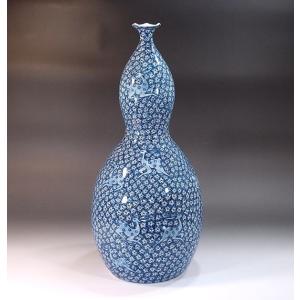 古染付蛸唐草割鹿景図花瓶｜有田焼 陶芸作家 藤井錦彩作 : 有田焼 藤井