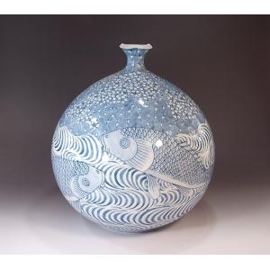有田焼 染付山水画飾り壺｜陶芸作家 藤井錦彩 作 : 有田焼 藤井錦彩窯