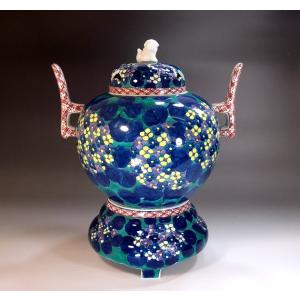 染付金彩唐草牡丹絵香炉｜有田焼 陶芸作家 藤井錦彩作 : 有田焼 藤井錦