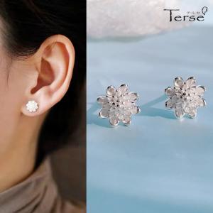 Terse 再入荷　ハスの花 ピアス 1ペア レディース 銀 蓮 フラワー 花 清楚 ピュア 大人可愛い 夏 サマー 花火 和装 浴衣 着物 和風 アジアン 七月未草　睡蓮
