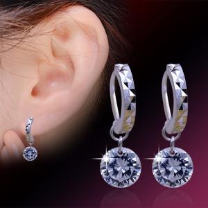 ピアス　一粒CZダイヤモンド　8mm　シルバー　プラチナ仕上げ　フック型　結婚式　大粒キュービックジルコニアとシルバー925のレバーバックピアス　セール　sale