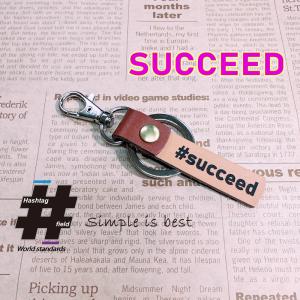 #SUCCEED 本革ハンドメイド ハッシュタグチャーム キーホルダー  サクシード TOYOTA トヨタ / Hashtag field製｜kiseki-shop