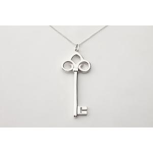 ペンダント  　レディース　プレゼント　ＴＩＦＦＡＮＹ＆ＣＯ. (ティファニー)フルールドリスキーペ...