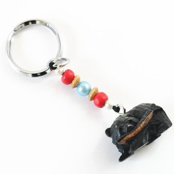 鮭をくわえた 木彫りの熊 キーホルダー 木彫熊 木製