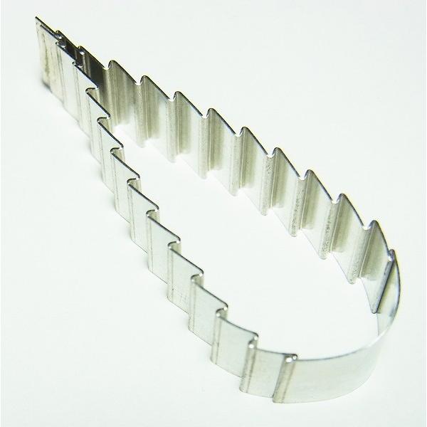 抜き型 木の葉 約52x17mm　[F364] 【在庫限り】【特価】