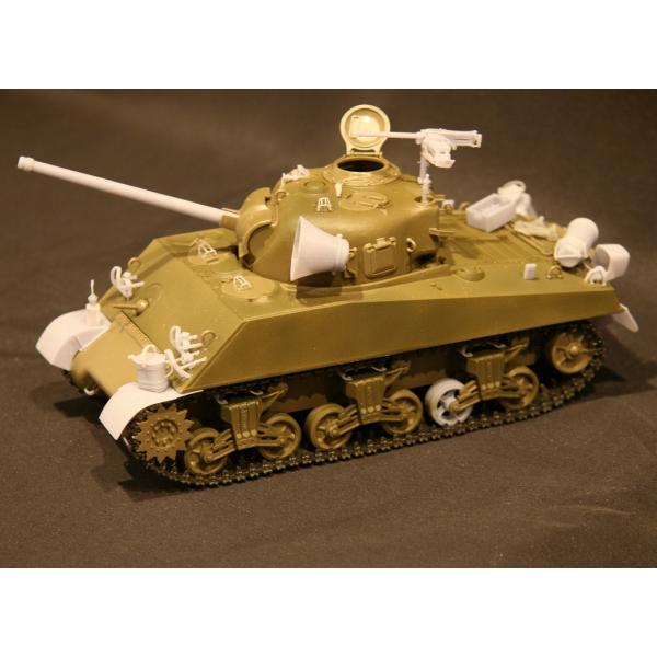 1/35スケール 金塊強奪部隊シャーマン戦車コンバージョンセット（レジン製パーツ）＊本体キットは含ま...