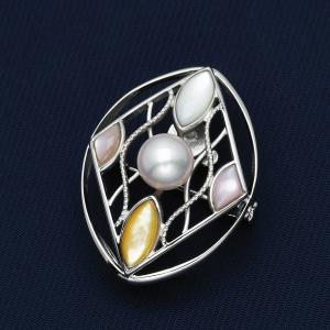 プラチナ900 アコヤ本真珠 デザインブローチ 0.75ct天然ダイヤモンド