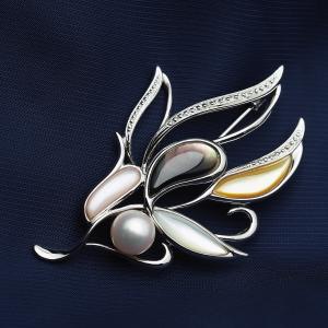プラチナ900 アコヤ本真珠 デザインブローチ 0.75ct天然ダイヤモンド