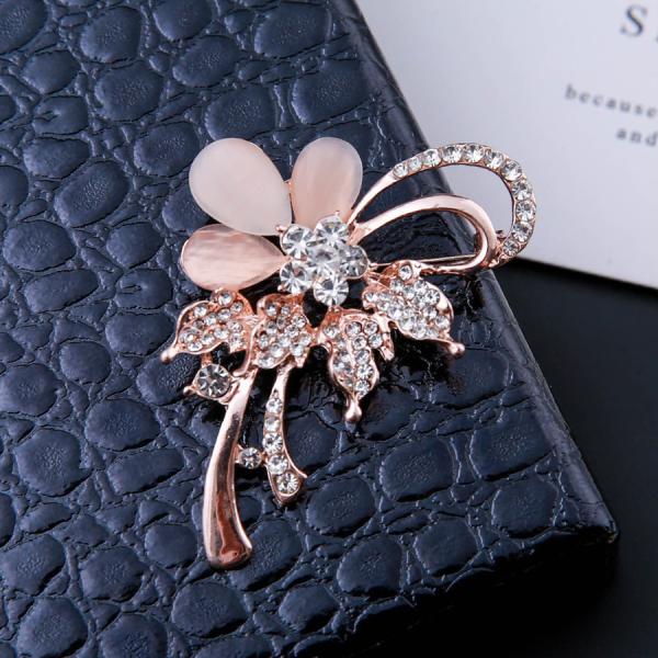 ブローチ ラインストーン お花 フラワー レディース アクセサリー キラキラ ストーン おしゃれ き...