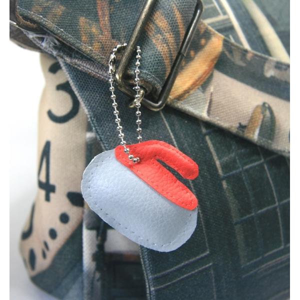 カーリングストーンアクセサリー　かわいいストーン　キーホルダー　ストラップ　合皮