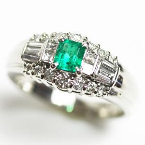 PT プラチナ エメラルド/ダイヤモンドリングファッションリング レディース指輪E0.30 D0.53 7.4ｇ サイズ11号/中古/あすつく/MR2162