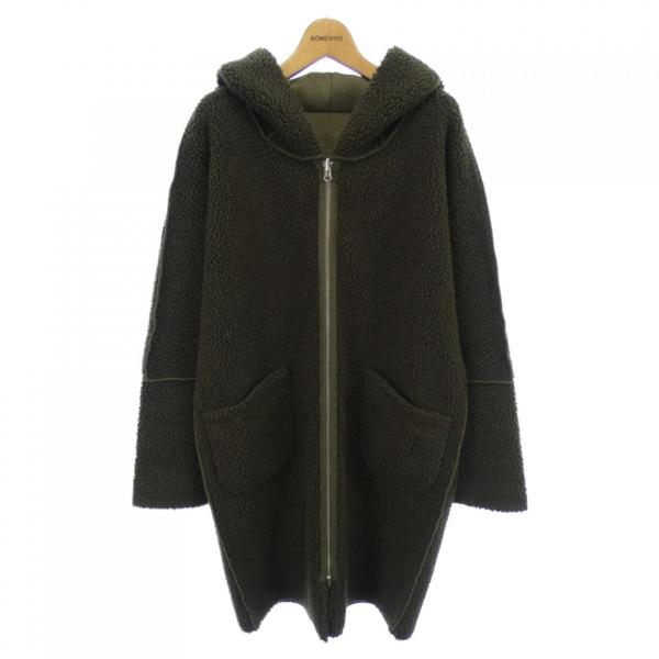 Lou Andrea コート