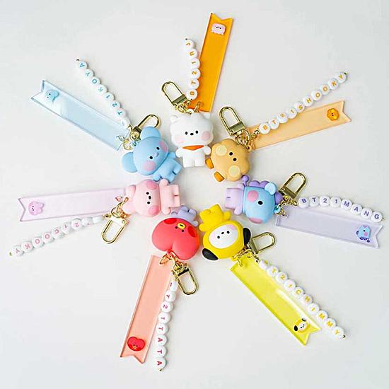 BT21　minini　イニシャル　フィギュア　キーリング 　 BTS ミニニ 防弾少年団 公式 キ...